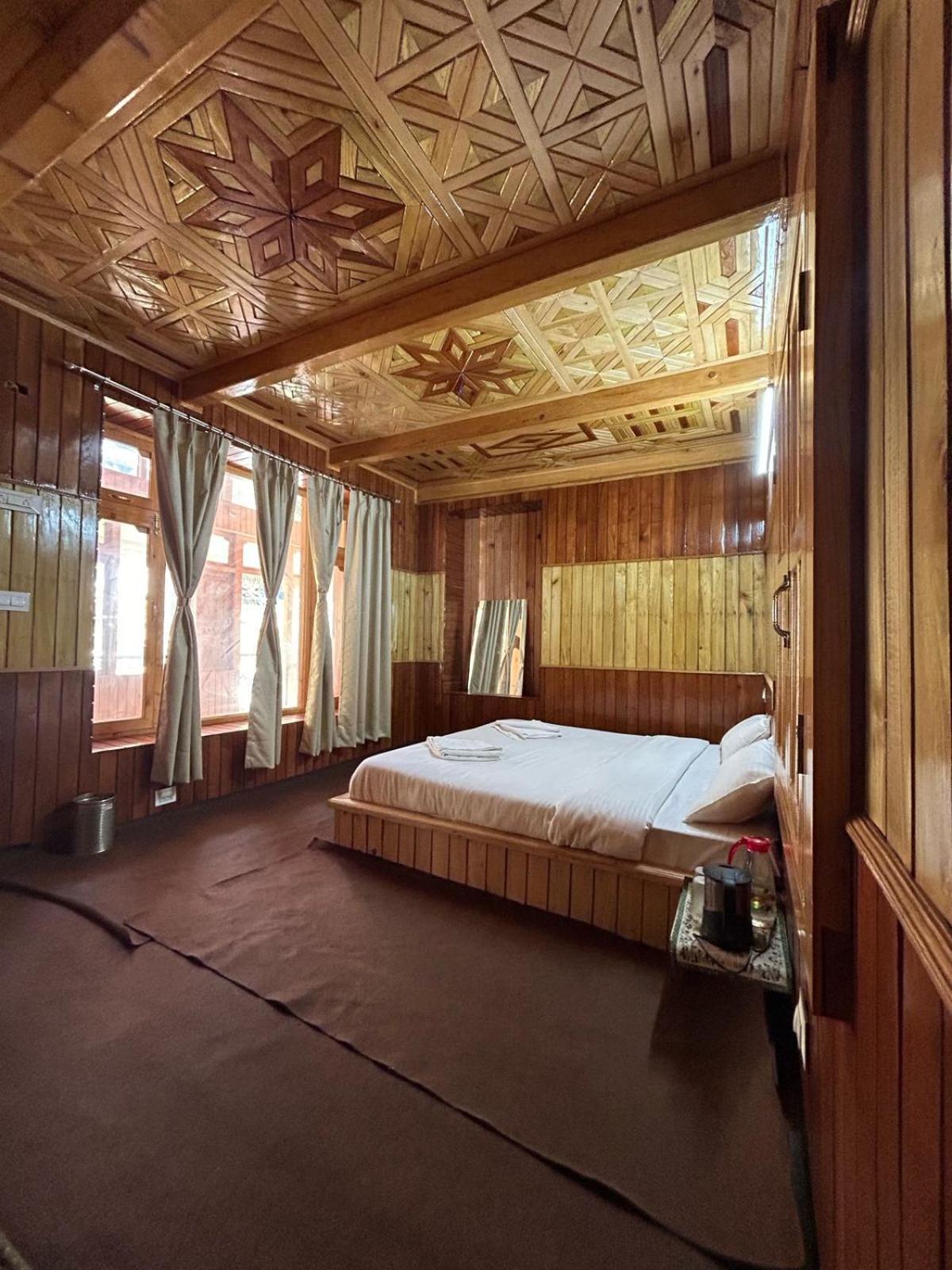 The Offbeat Chalet Jibhi Buitenkant foto